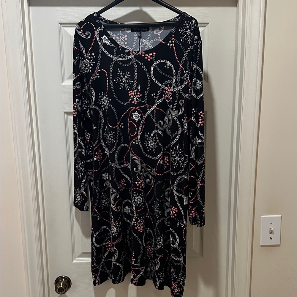 Elegant Long Sleeve Dress with Red and Gray Patterns